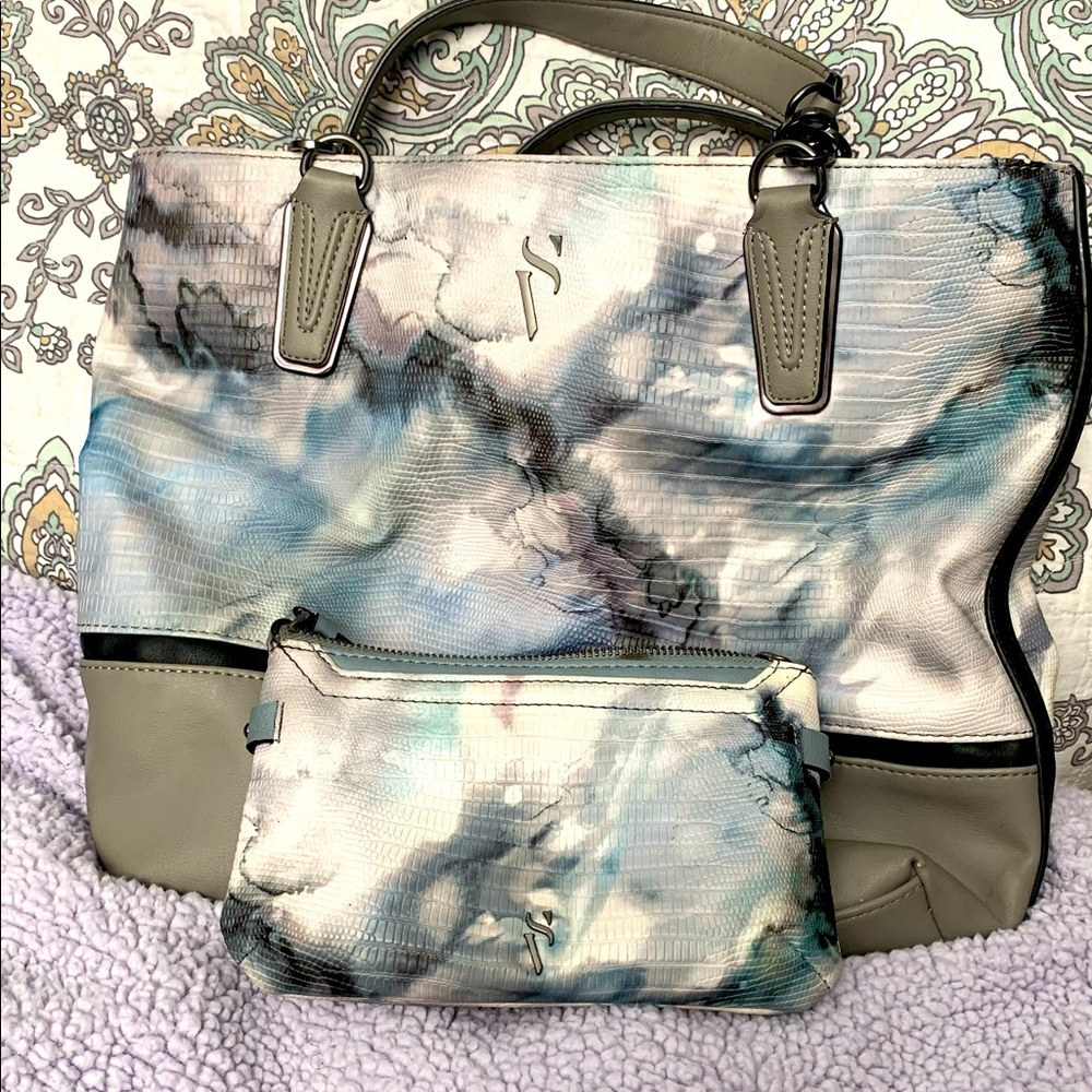 Beautiful Vera wang purse and wallet set